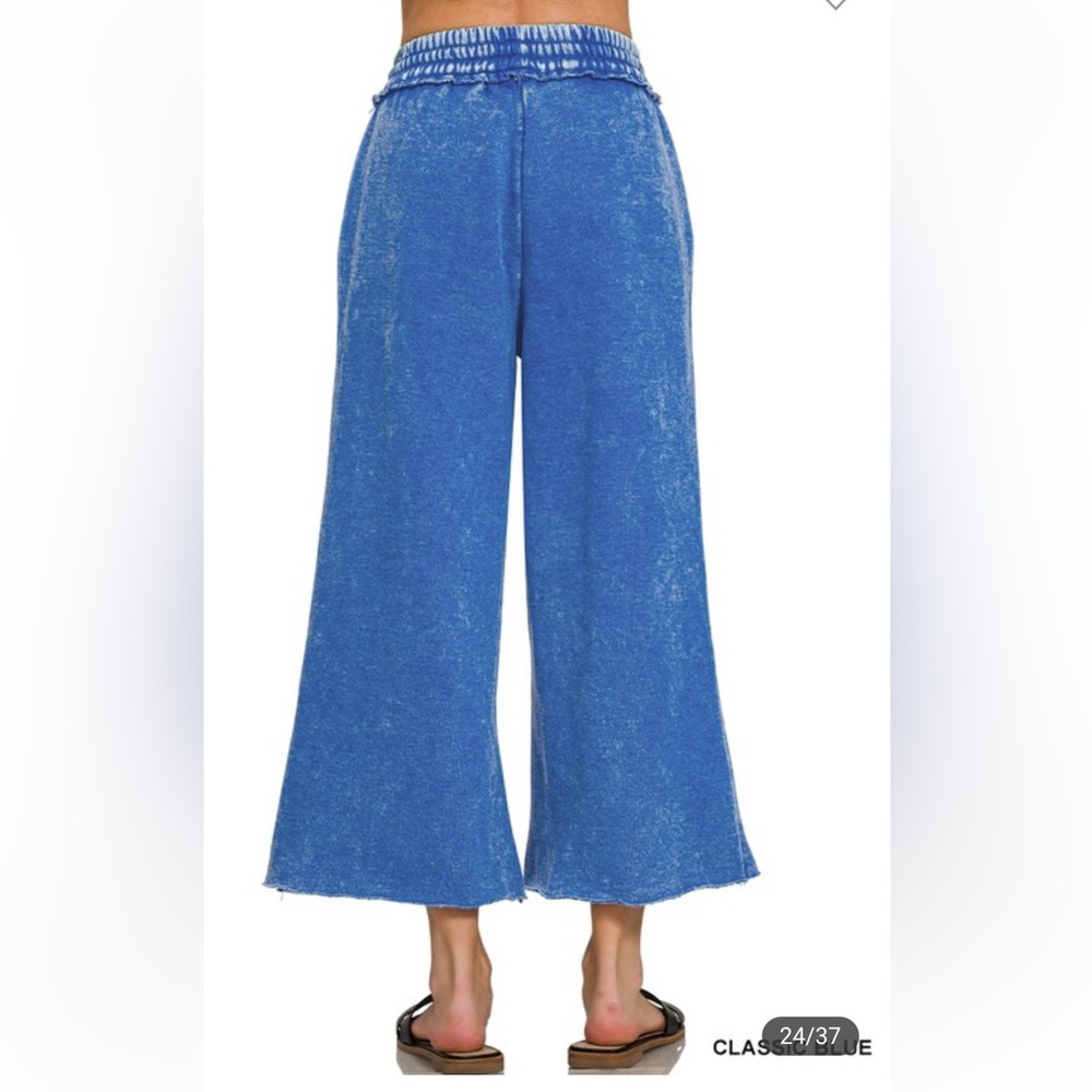 Cute Acid Washed Short Pants - Picture 3 of 3